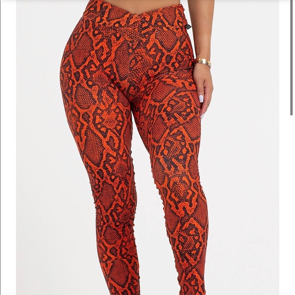 lici fit Pants - LiCi Fit V-Scrunch Leggings